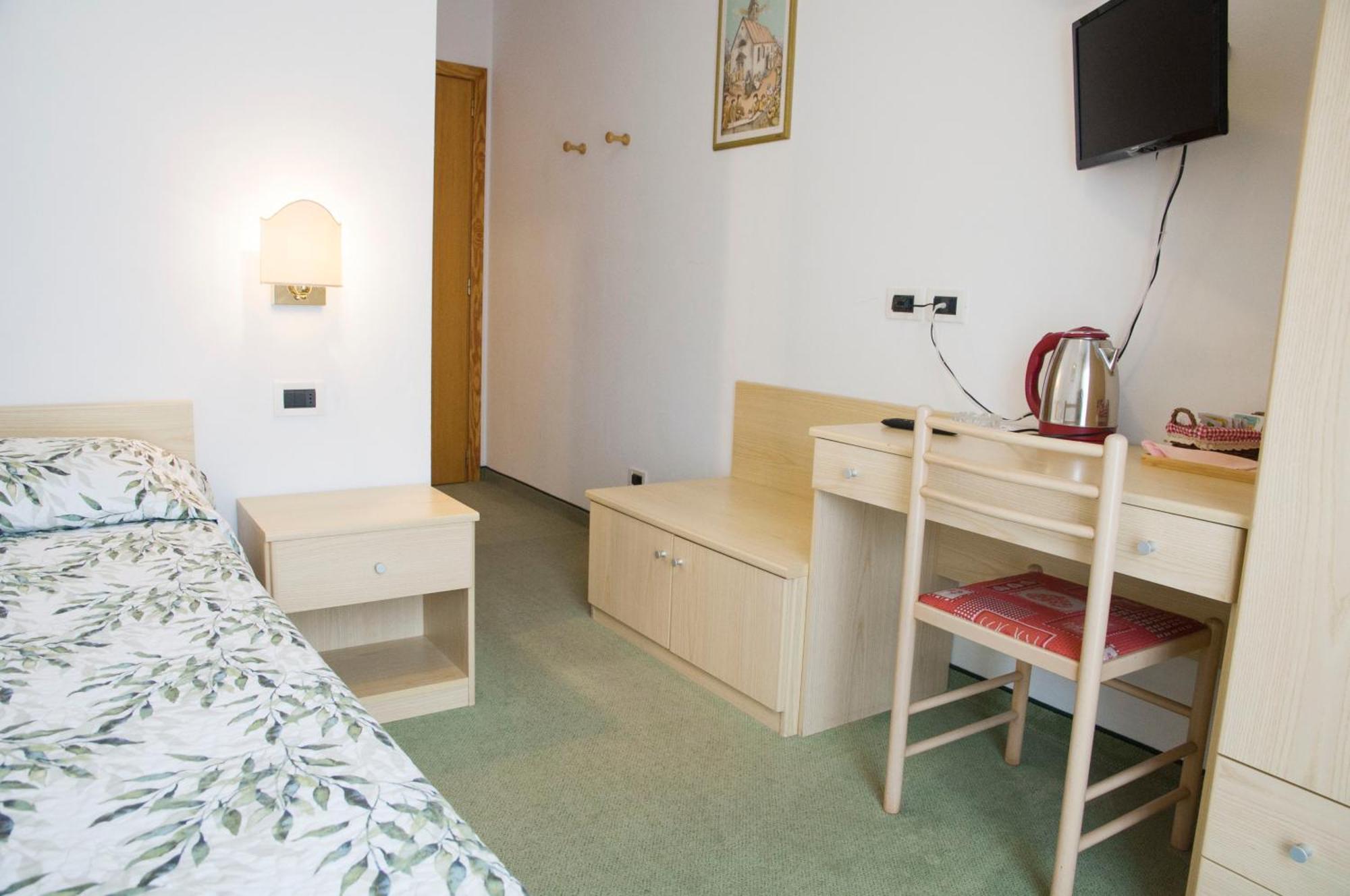 팔카데 Garni Mariolina B&B 외부 사진